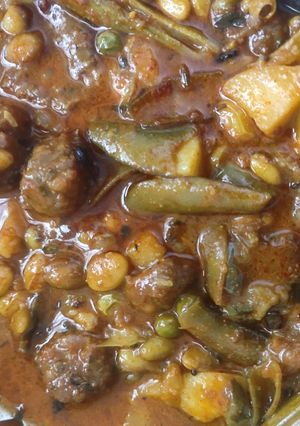 ઊંધિયું (Undhiyu Recipe In Gujarati) રેસીપી મુખ્ય ફોટો