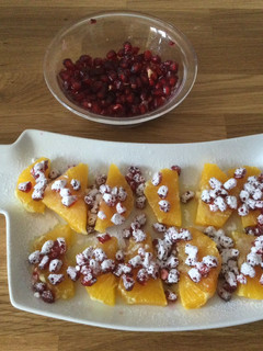 Una foto de Postre de naranjas con granada “a la filomena”