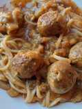 Fideos🍝 con salsa de tomate y albóndigas de frijol🤔🤪😁