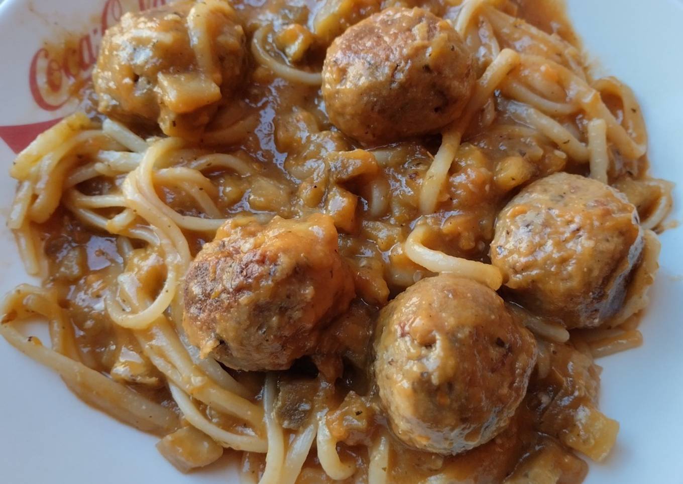 Fideos🍝 con salsa de tomate y albóndigas de fríjol🤔🤪😁