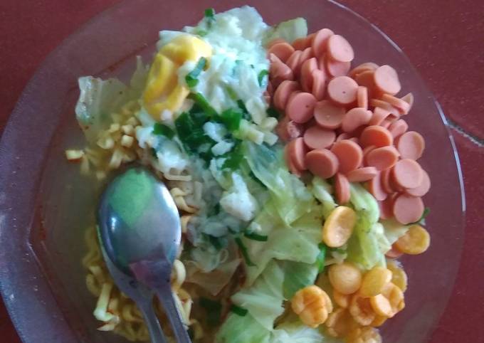 Mie seblak telor sayur sosis