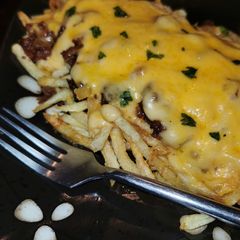 Cheesy mince fries A picture of Cheesy mince fries.