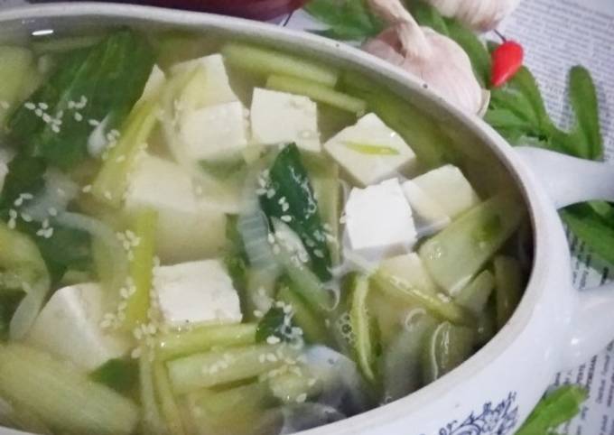 Anti Ribet, Bikin Sup Tahu dan Sawi (Tips peras jeruk nipis) Yang Mudah