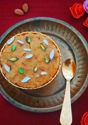A picture of Besan Halwa.