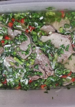 Una foto de Lengua a la vinagreta