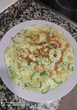 Una foto de Mini tortilla de patata con calabacín y brócoli 🥒 🥔 🥦. 🧅🧄