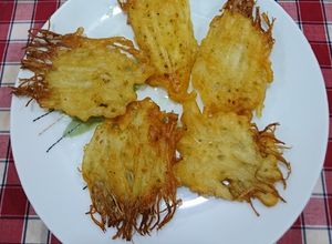 Hình của món Nấm kim châm tẩm bột chiên giòn chay.