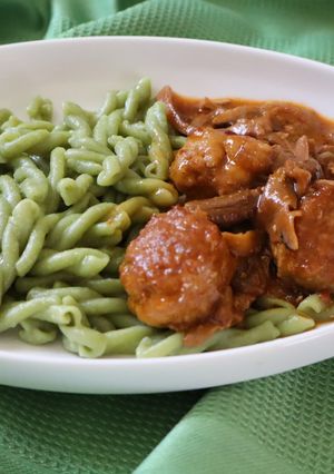 Húsgombócok vargányával recept fotója