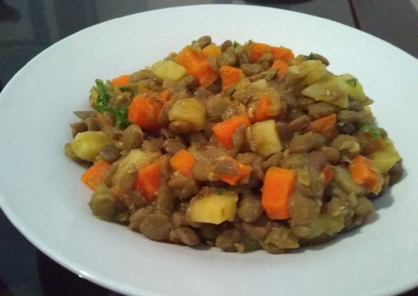 Receta fácil de lentejas francesas con ajo y hierbas