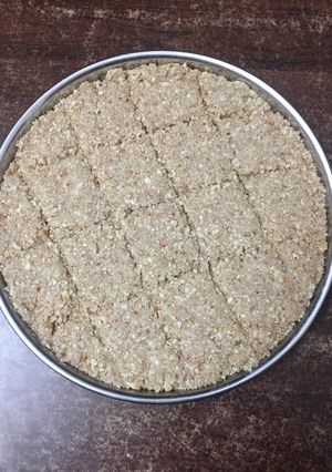 A picture of Peanut and Sesame seeds Bar / Sing Til ni sukhadi.