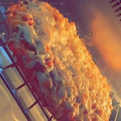 A picture of Cheese pizza.