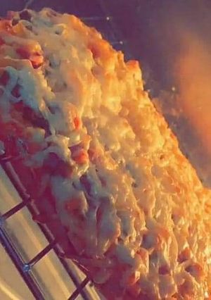 A picture of Cheese pizza.