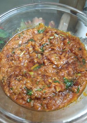 A picture of Basic onion tomato gravy.