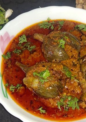 भरली वांगी (bharli vangi recipe in marathi) रेसिपी चे मुख्य फोटो 