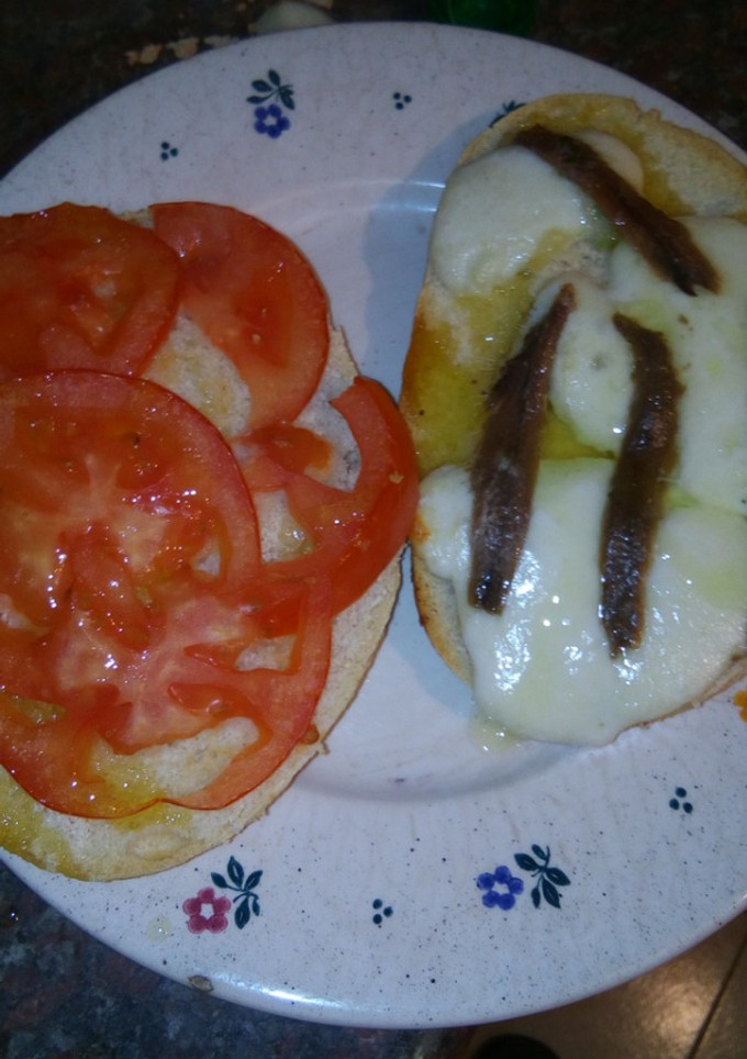 Una foto de Molletes con.....