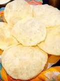 ফুলকো লুচি