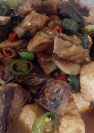 Foto resep Tumis tahu ikan asap cabai hijau