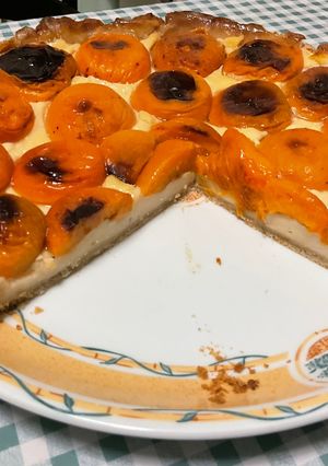 Une photo de Tarte aux abricots, miel et crème vanille