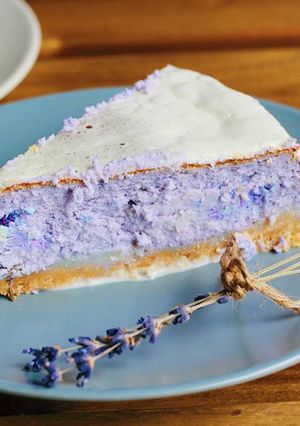 A picture of Lavender cheesecake.