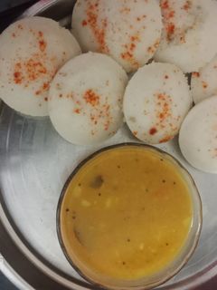 મસાલા ઇડલી(masala idli in Gujarati) રેસીપી મુખ્ય ફોટો