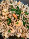Noodles di farro e segale integrale con gamberi e mazzancolle