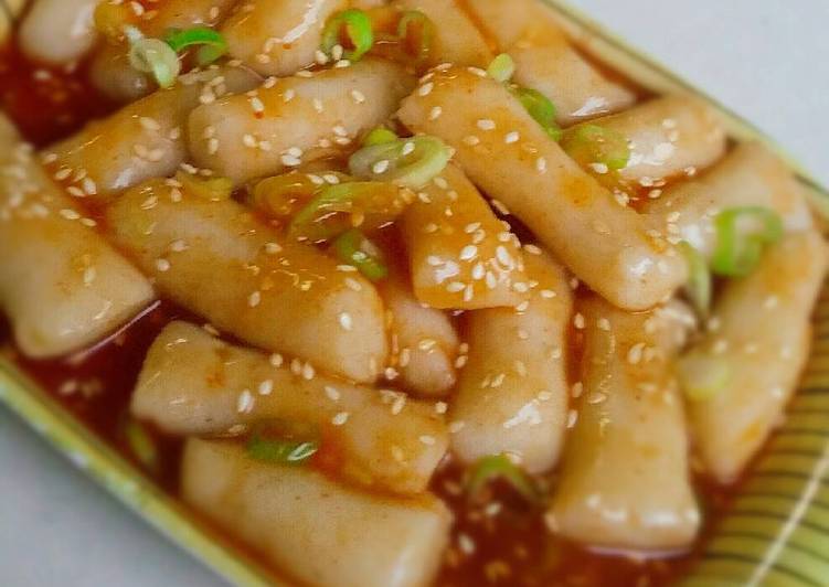 Tteokbokki (Korean Spicy Rice Cake)