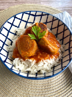 Una foto de Arroz basmati con albóndigas de berenjena