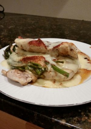 A picture of Brad's chicken breast w/ asparagus and hollandaise.
