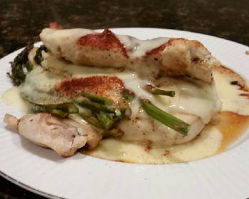 Easy Recipe Brads chicken breast w asparagus and hollandaise Very Delicious