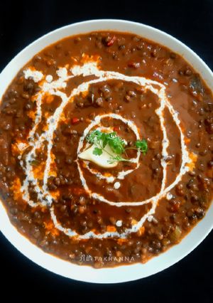 A picture of Dal Makhni.