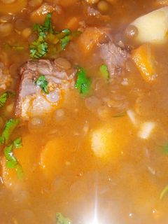 صورة لوصفة طبق العدس باللحم والخضار