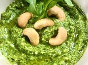 A picture of cashew nuts