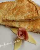 Empanada de jamón y queso con masa de hojaldre