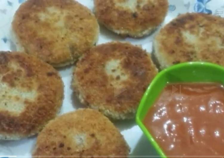 Crispy chicken and potato cutlets