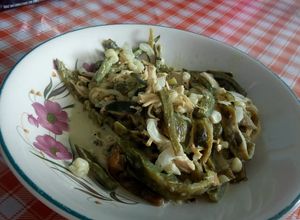 Una foto de Pollo con rajitas poblanas
