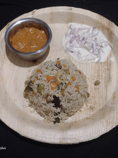 வெஜிடபிள் புலாவ் 🍛🍛 (Vegetable pulao recipe in tamil) செய்முறை முக்கிய புகைப்படம்