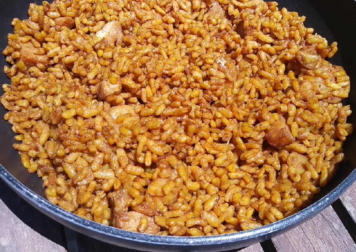 Paella a banda con tropezones