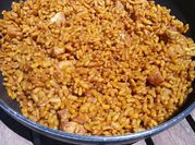 Una foto de paella de atún