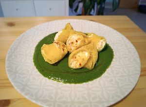 Foto principal de Lumaconi relleno de Salmón y queso con salsa de espinacas (Airfryer)