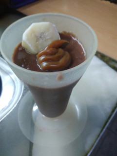 Una foto de Postre de chocolate y banana light 🍫🍌