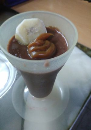 Una foto de Postre de chocolate y banana light 🍫🍌