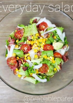 A picture of Everyday salad.