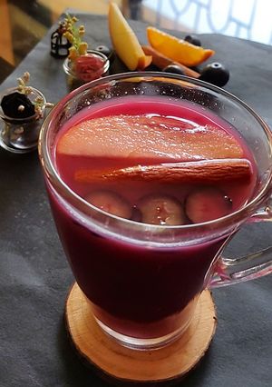A picture of Stovetop Mulled Wine (non-alcoholic).