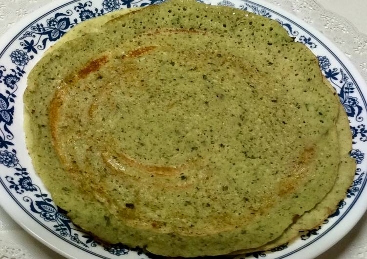 Healthy Spinach dosa with coconut chutney