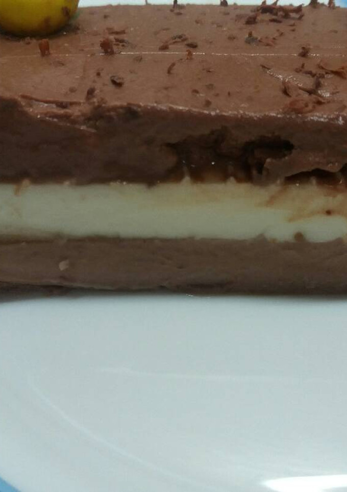 Una foto de Tarta de tres chocolates