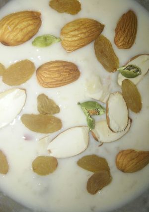A picture of Dry fruits kheer.