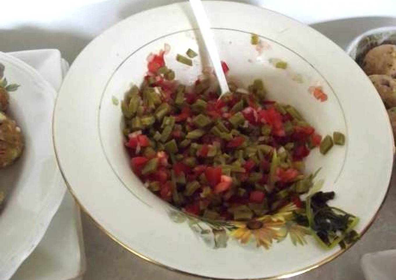 Ensalada de nopales con polvo de camarón y chía