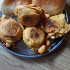 Batata vada😍 A picture of Batata vada😍.