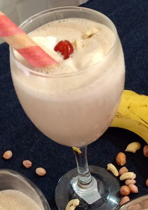 શારજાહ શેક (Sharjah Shake Recipe In Gujarati) રેસીપી મુખ્ય ફોટો