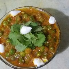 A picture of Dhaniya matar malai.